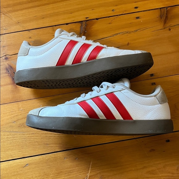 ADIDAS VL Court 3.0 Sneakers Men’s 9 White Red Leather Suede Gum Sole - Picture 5 of 7